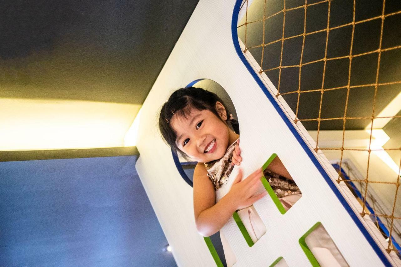Cube Family Boutique Capsule Hotel At Chinatown Сингапур Экстерьер фото